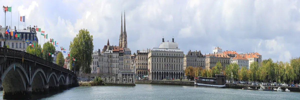 Image Constructeur terrain padel Bayonne