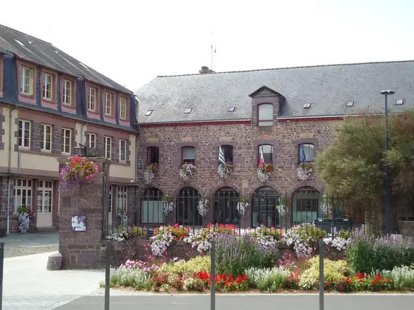 Fabricant Padel Constructeur terrain padel Montfort-sur-Meu